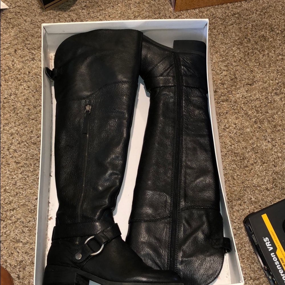 Fabulouso Black knee high boots